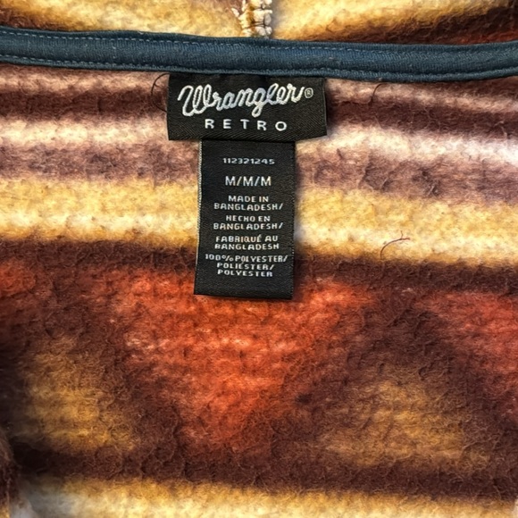 *SOLD* Wrangler Retro Aztec print soft and comfy Sherpa half zip - Picture 4 of 6